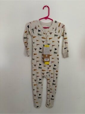 NWT goumi sleeper